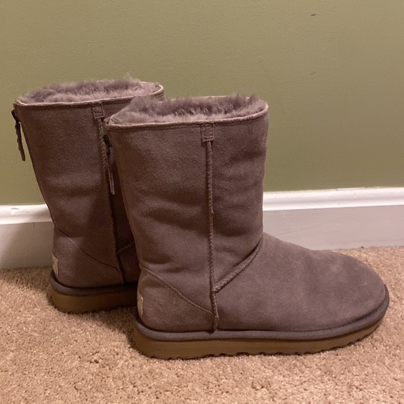 7 Purple/gray like new Ugg Boots with Zip back. - Picture 2 of 5